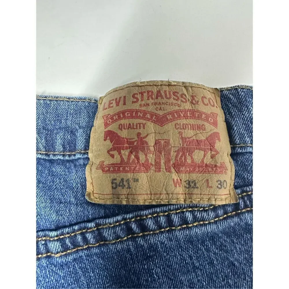 Levi’s 541 Taper Athletic Jeans Blue Straight Leg Size 31/ 28”L